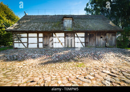 Alten ländlichen Scheune in polnischen Heritage Park - XIX Jahrhundert Stockfoto