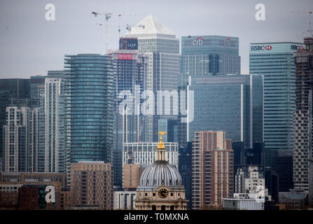 Allgemeine Ansicht von Canary Wharf von Greenwich Park, South London. Stockfoto