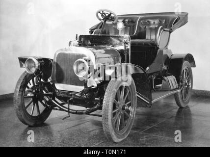 Verkehr/Transport, Auto, Fahrzeug Varianten, Wanderer, der zweite Prototyp, 1907, Ansicht von vorn links, Transport Museum Dresden, Postkarte, 1950er Jahre, Additional-Rights - Clearance-Info - Not-Available Stockfoto