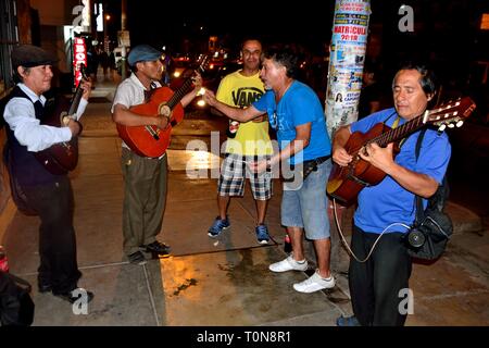 Straßenmusikanten in Plaza Norte in Lima. Abteilung von Lima Peru Stockfoto