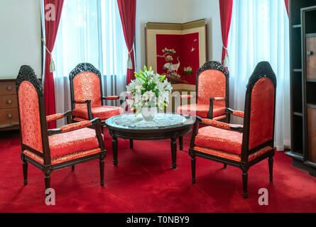 Eingerichtetes Wohnzimmer im 19. Jahrhundert entworfen, in den Museen