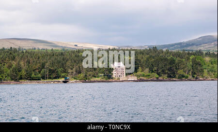 Suche Post am Ufer der Kenmare Bay auch genannt Kenmare River, Co.Kerry, Irland Stockfoto