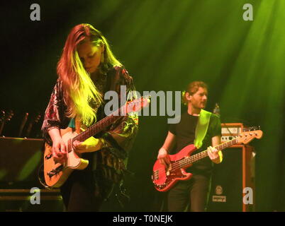 Top British Blues Gitarrist Joanne Shaw Taylor gesehen während ihrer rücksichtslosen Herzen Tour bei O2 Shepherd's Bush Empire. Stockfoto