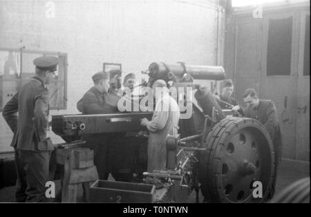 Wehrmacht Heer Schwere Kanone s.K 18 10 cm (10,5 cm) - Deutsche Armee Schwere Kanone sK 18 10 cm (10,5 cm) Stockfoto