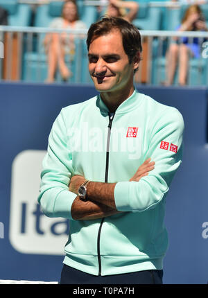 Miami Gardens, Florida, USA. 20 Mär, 2019. Roger Federer von der Schweiz während der Ribbon Cutting, bevor das erste Spiel der Miami Open Tag 3 im Hard Rock Stadion am 20. März 2019 in Miami, Florida. Quelle: MPI 10/Media Punch/Alamy leben Nachrichten Stockfoto