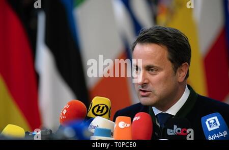 Brüssel, Belgien. 21 Mär, 2019. Die luxemburgische Premierminister Xavier BETTEL spricht mit Journalisten vor dem EU-Gipfel auf Brexit, in Brüssel, Belgien, am 21. März 2019. Credit: Jakub Dospiva von der Nachrichtenagentur CTK/Foto/Alamy leben Nachrichten Stockfoto