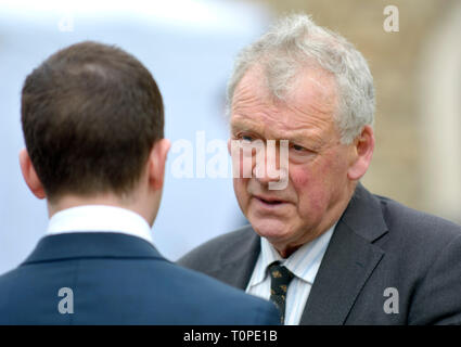 London, Großbritannien. 21. Mär 2019. Wie der Ministerpräsident kommt in Straßburg für dringende Brexit Gespräche, Demonstranten und MPs um College Green, Westminster sammeln. Glyn Davies MP (Con: Montgomeryshire) Credit: PjrFoto/Alamy leben Nachrichten Stockfoto