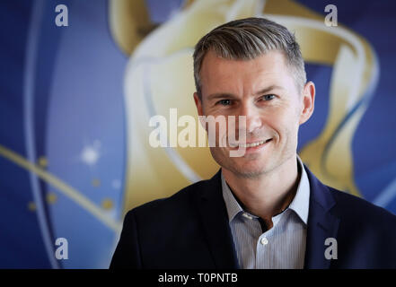 Hamburg, Deutschland. 18 Mär, 2019. Axel vom Schemm, Manager Corporate Communications Aldi Nord, nimmt an einer Pressekonferenz für die Beachvolleyball-WM in Hamburg. Credit: Christian Charisius/dpa/Alamy leben Nachrichten Stockfoto