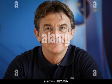 Hamburg, Deutschland. 18 Mär, 2019. Hannes Jagerhofer, Veranstalter und Geschäftsführer der Strand Majoren GmbH, auf einer Pressekonferenz für die Beachvolleyball-WM in Hamburg. Credit: Christian Charisius/dpa/Alamy leben Nachrichten Stockfoto