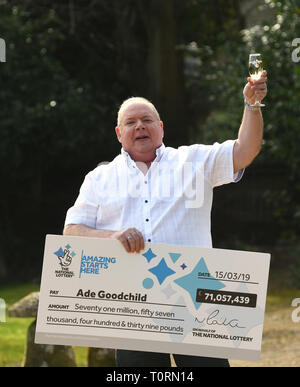 Nationale Lotterie Gewinner Ade Goodchild von Hereford Gewinner des £ 71,057,439 Preis Stockfoto