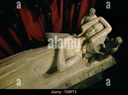 Ein wunderschön geschnitzten & detaillierte weibliche Bildnis von c. 1370 auf der Seite der Chor der Aufbau elidor Kirche, Pembrokeshire, Wales, UK. Stockfoto