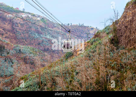 Funchal, Madeira/Portugal. 09.05.2018: Teleferico Jardim Botânico, Seilbahn von Monte zum Botanischen Garten. Stockfoto