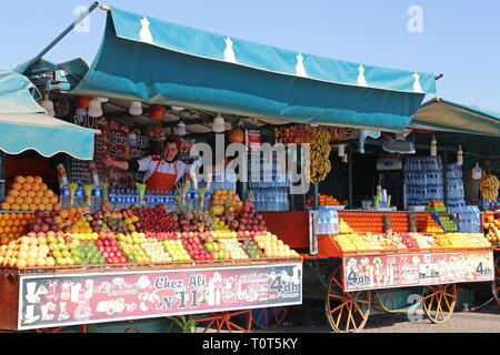 Orangensaft, Jemaa el Fna, Medina, Marrakesch, Marrakesh-Safi region, Marokko, Nordafrika Stockfoto