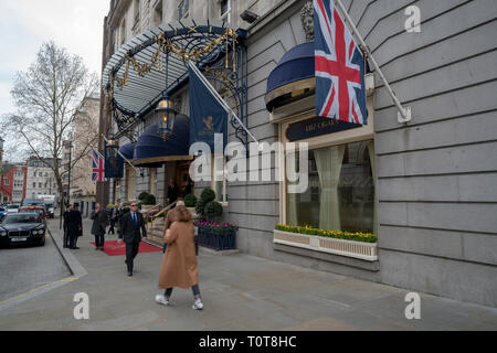 Graue Feder Nachmittag auf Arlington Street, St James's, London im Vereinigten Königreich Stockfoto