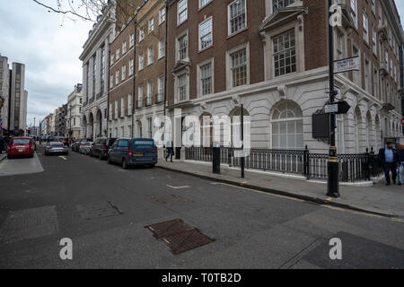 Graue Feder Nachmittag auf Arlington Street, St James's, London im Vereinigten Königreich Stockfoto