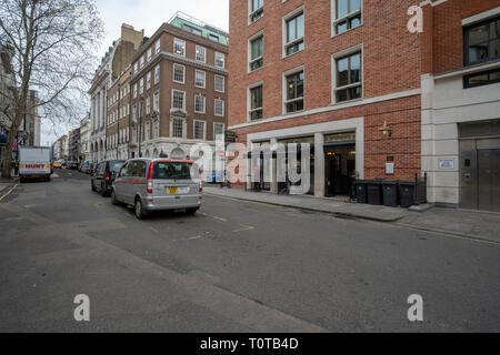 Graue Feder Nachmittag auf Arlington Street, St James's, London im Vereinigten Königreich Stockfoto