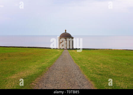 Weg zum Mussenden Temple in der Nähe von Castlerock in Nordirland gelegen Stockfoto