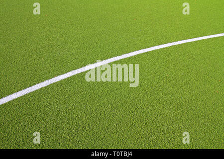 Weiße Linie auf Kunstrasen Stockfoto