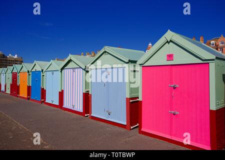 Strandhütten, Hove, East Sussex, England. Stockfoto