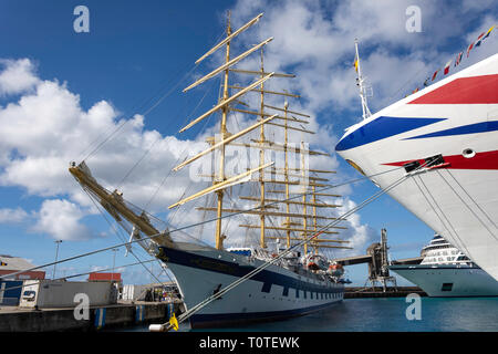 Royal Clipper segeln Schiff im Dock, Bridgetown, Pfarrei St. Michael, Barbados, Kleine Antillen, Karibik Stockfoto