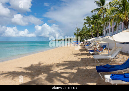 Alleynes Bay Beach (Fairmont Royal Pavilion Hotel), Holetown, St. James's Parish, Barbados, Kleine Antillen, Karibik Stockfoto