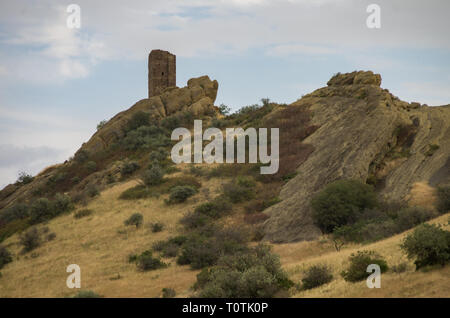 Turm auf Georgia-Azerbaijan Grenze in der Nähe von David Gareja, einem Felsen gehauen georgisch-orthodoxe Klosteranlage in der Region Kachetien, Georgien befindet. Stockfoto