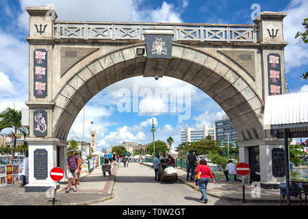 Unabhängigkeit-Bogen und Chamberlain Brücke, Bridgetown, Saint Michael Parish, Barbados, kleine Antillen, Karibik Stockfoto