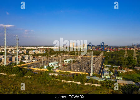 Luftaufnahme von Cat Lai Unterstation in Ho Chi Minh City Center mit Energie und Infrastruktur in den entwickelten Vietnam Stockfoto
