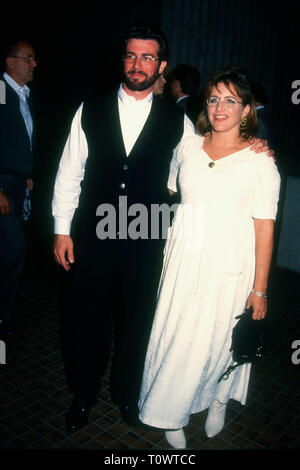 WESTWOOD, CA - 28. Februar: Schauspielerin Gabrielle Carteris und Ehemann Charles Isaacs besuchen Frauen im FIlm nutzen Premiere von 'Angie', am 28. Februar 1994 an avco Theater in Westwood, Kalifornien. Foto von Barry King/Alamy Stock Foto Stockfoto