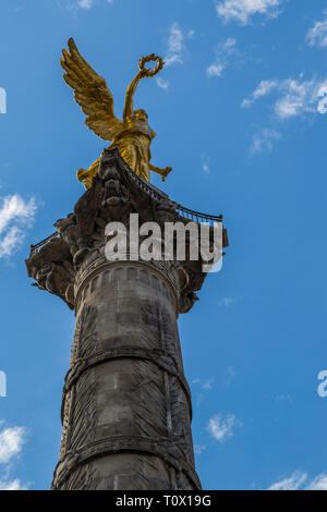 Angel of Independence Monument, im Jahre 1910, im Herzen von Mexiko City eingeweiht, eine Hommage an die Helden der mexikanischen Unabhängigkeit. Stockfoto