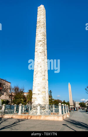 Istanbul, Türkei, 19. Januar 2014: Die Ummauerte Obelisk, Konstantin Obelisk oder Mauerwerk Obelisk befindet sich in der Nähe der Schlangensäule am südlichen gelegen Stockfoto