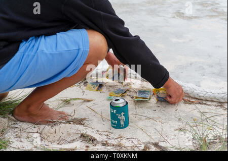 ANZAC Day 2013 auf West Wallabi Insel und das traditionelle Spiel der 'Zwei'. Die Houtman Abrolhos Inseln liegen 60 Kilometer vor der Küste von Geraldton Stockfoto