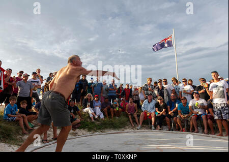 ANZAC Day 2013 auf West Wallabi Insel und das traditionelle Spiel der 'Zwei'. Die Houtman Abrolhos Inseln liegen 60 Kilometer vor der Küste von Geraldton Stockfoto