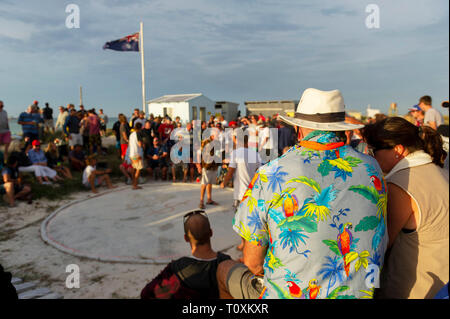 ANZAC Day 2013 auf West Wallabi Insel und das traditionelle Spiel der 'Zwei'. Die Houtman Abrolhos Inseln liegen 60 Kilometer vor der Küste von Geraldton Stockfoto