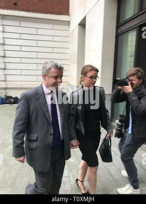 Tory Wartungstafel Christopher Davies kommt beim Amtsgericht Westminster in London mit zwei Straftatbestände, die ein falsches Instrument und eine Straftat, falsche oder irreführende Informationen für Beihilfe beantragt. Stockfoto