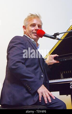 James Pearson - James Pearson Trio, NJA methodistische Kirche, Loughton, Essex, 2.9.19. Schöpfer: Brian O'Connor. Stockfoto