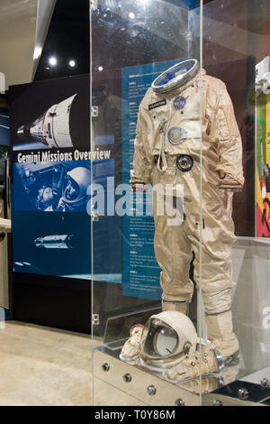 Der raumanzug getragen auf Gemini 8 von Astronaut Neil Armstrong, der erste Mensch auf dem Mond, in der Armstrong Air und Space Museum, Wapakoneta, Ohio Stockfoto