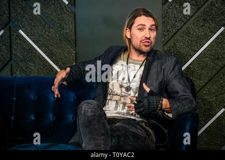 Berlin, Deutschland. 21 Mär, 2019. 21.03.2019, Stern Geiger David Garrett stellt seinen neuen Crossover tour unbegrenzt - die größten Hits der 260-Grad- bar in Berlin, mit dem er in der Hauptstadt durchführen wird. Portrait des Musikers. | Verwendung der weltweiten Kredit: dpa/Alamy leben Nachrichten Stockfoto