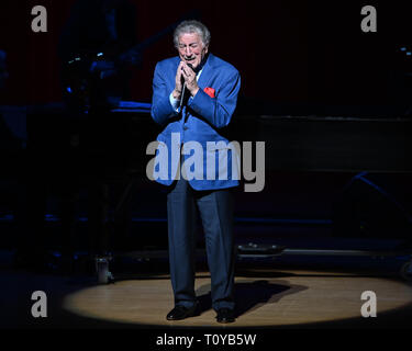 Miami, FL, USA. 21 Mär, 2019. Tony Bennett führt auf dem Adrienne Arsht Center am 21. März 2019 in Miami, Florida. Quelle: MPI04/Medien Punch/Alamy leben Nachrichten Stockfoto