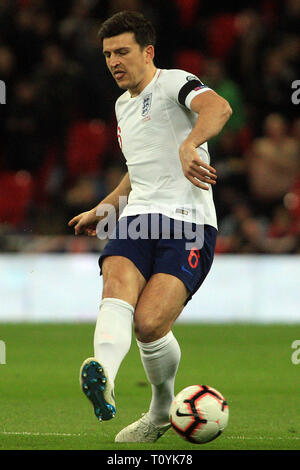 London, Großbritannien. 22 Mär, 2019. Harry Maguire von England in Aktion. UEFA Euro 2020 Qualifikation, Gruppe A Match, England v Tschechische Republik im Wembley Stadion in London am Freitag, den 22. März 2019. Bitte beachten Sie die Bilder sind nur für den redaktionellen Gebrauch bestimmt. EDITORIAL NUR VERWENDEN. pic von Steffan Bowen/Andrew Orchard sport Fotografie/Alamy Live news Credit: Andrew Orchard sport Fotografie/Alamy leben Nachrichten Stockfoto