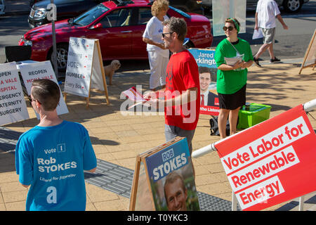 Sydney, Australien. 23. Mär 2019. Samstag, 23 März 2019, Wähler in die Wahllokale ihre Stimme für den Sitz der Pittwater in der New South Wales Landtagswahl werfen. Quelle: Martin Berry/Alamy leben Nachrichten Stockfoto