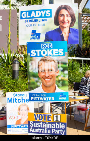 Sydney, Australien. 23. Mär 2019. Samstag, 23 März 2019, Wähler in die Wahllokale ihre Stimme für den Sitz der Pittwater in der New South Wales Landtagswahl werfen. Quelle: Martin Berry/Alamy leben Nachrichten Stockfoto