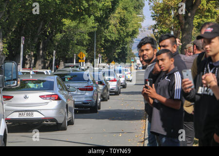 Christchurch, Canterbury, Neuseeland. 22 Mär, 2019. Jordanischer Prinz El Hassan Bin Talal's motorcade verlässt den Al Noor Moschee nach besuchte er die Wiedereröffnung. Rund 50 Personen angeblich in der Christchurch getötet wurde Moscheen Terroranschlag schießen Targeting die Masjid Al Noor Moschee und die linwood Moschee. Quelle: Adam Bradley/SOPA Images/ZUMA Draht/Alamy leben Nachrichten Stockfoto