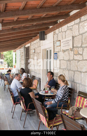 Caffe Bar Bundesagentur, Lastovo, Kroatien Stockfoto