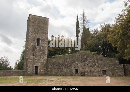 Italien, Montecatini Alto - 25 April 2017: der Blick auf Innenhof der alten Festung Montecatini Alto am 25. April 2017 in der Toskana, Italien. Stockfoto