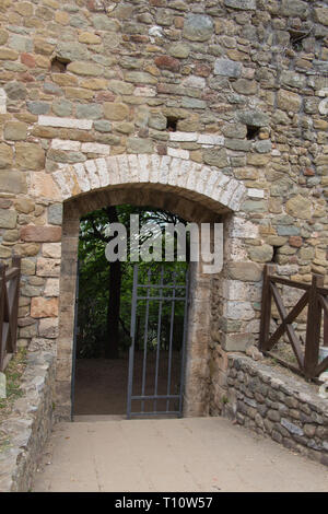 Italien, Montecatini Alto - 25 April 2017: der Blick auf Eintritt in den Karmel Festung Montecatini Alto am 25. April 2017 in der Toskana, Italien. Stockfoto