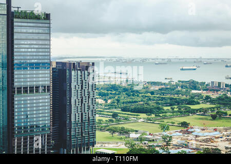 01.Mai 2018 - Straße anzeigen Antenne Landschaft, unentwickelten Planung Region neben der Marina Bay und die Innenstadt von Singapur Stockfoto