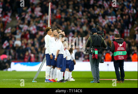 England Spieler können im Vorfeld der UEFA Euro 2020 Qualifikation, Gruppe A Match im Wembley Stadion, London. Stockfoto