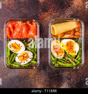 Gesunde, ausgewogene Lunch Box, ketogenic Diät Mittagessen, Home food für Office Konzept. Stockfoto