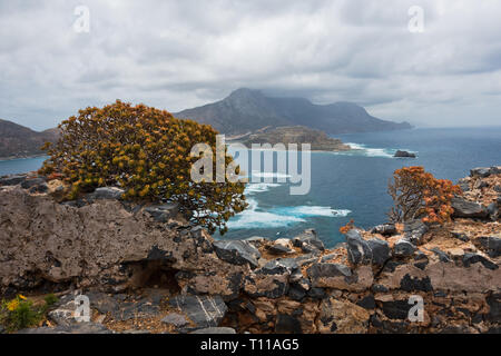 Blick aus einem alten venezianischen Festung von Piraten an der Spitze der Gramvoussa Island, in der Nähe von Balos Beach Nordwestküste der Insel Kreta, Griechenland Stockfoto